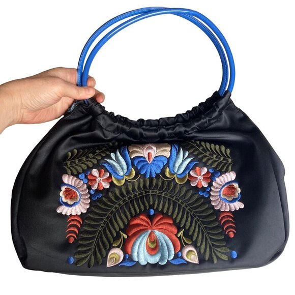 Adrienne Vittadini Embroidered Bag Black Satin Floral Pattern Boho Hobo New - Picture 3 of 14